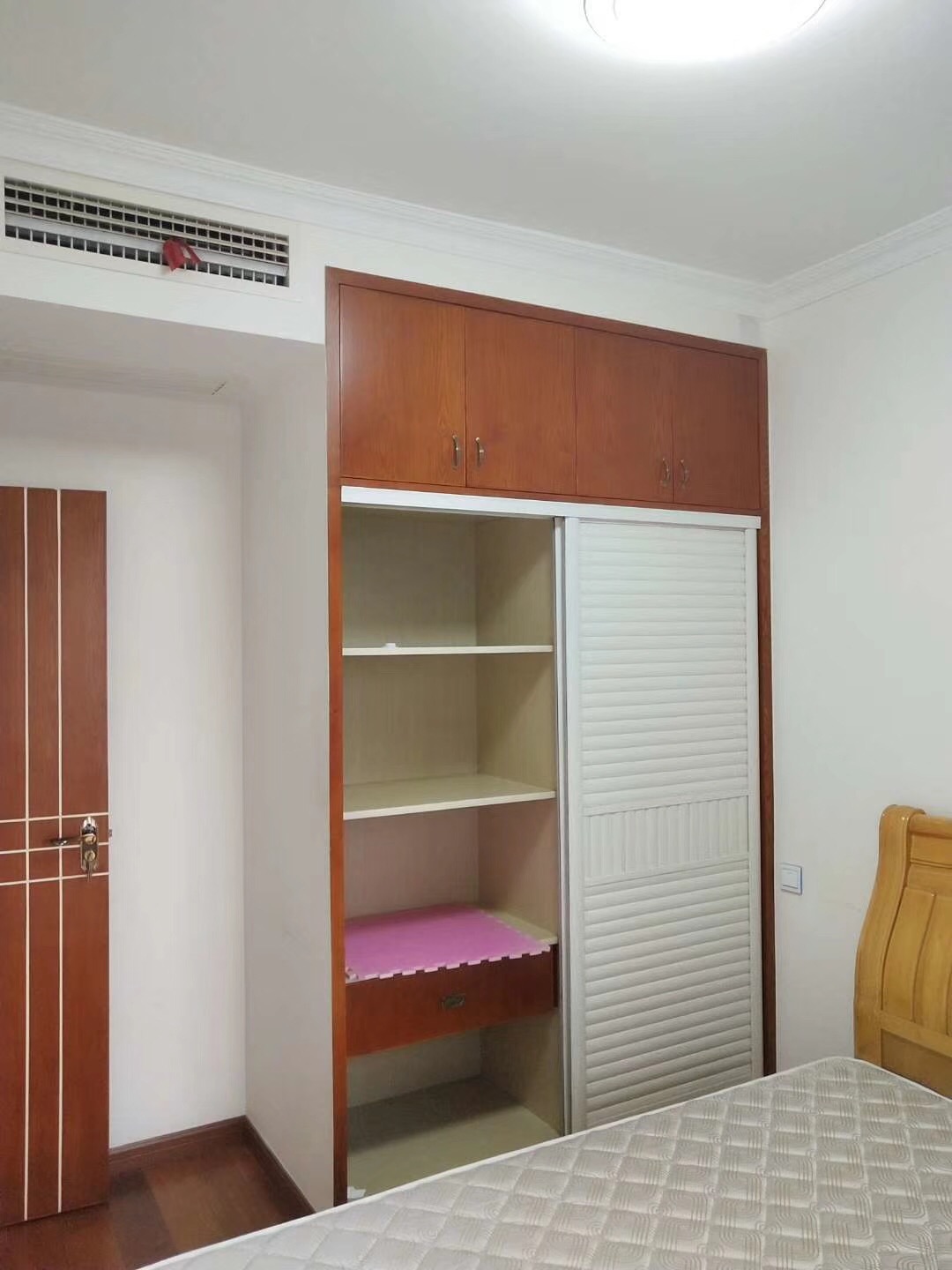 90平米簡約北歐風格次臥衣柜圖片